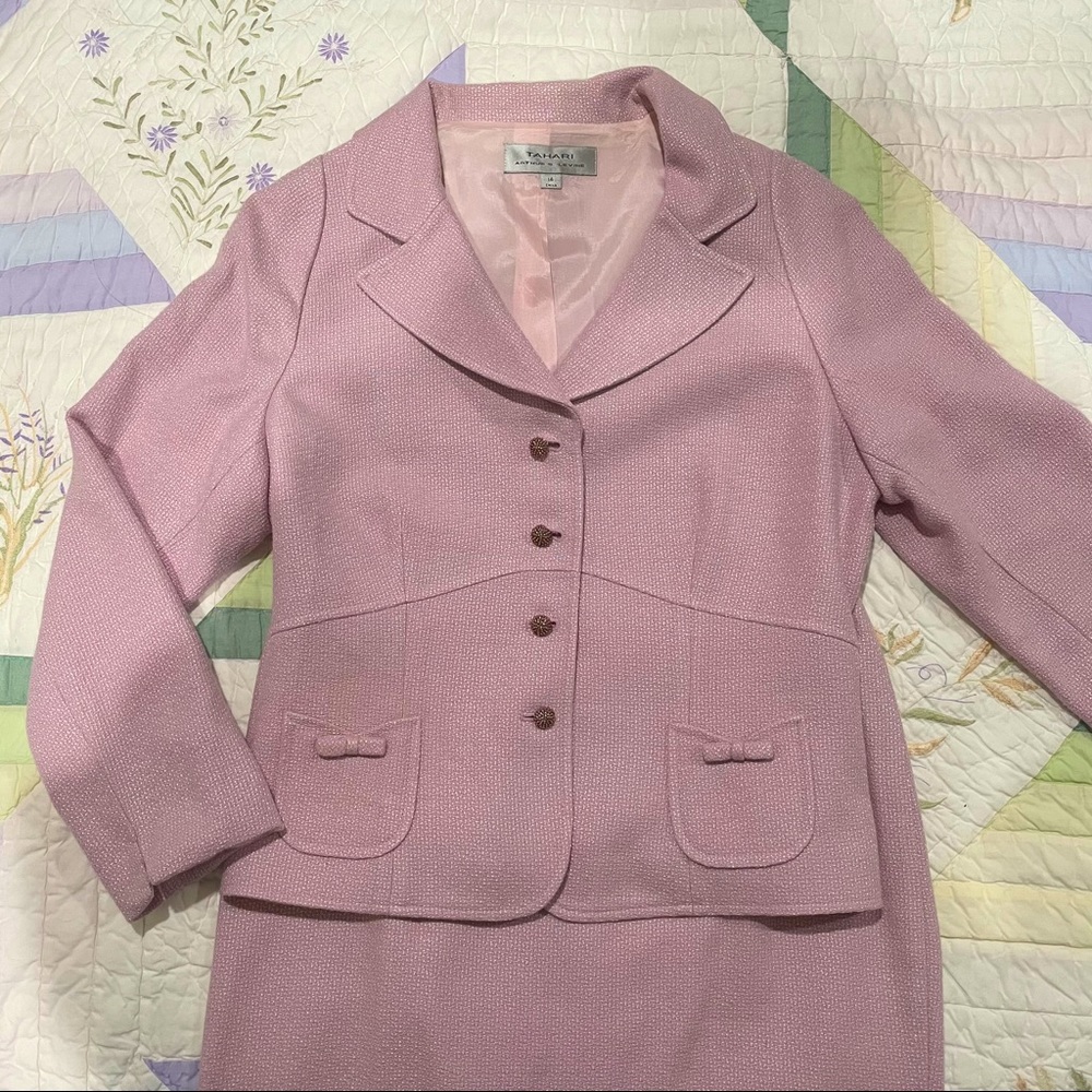 Matching 2pc Tahari suit- custom fit to size 6/7